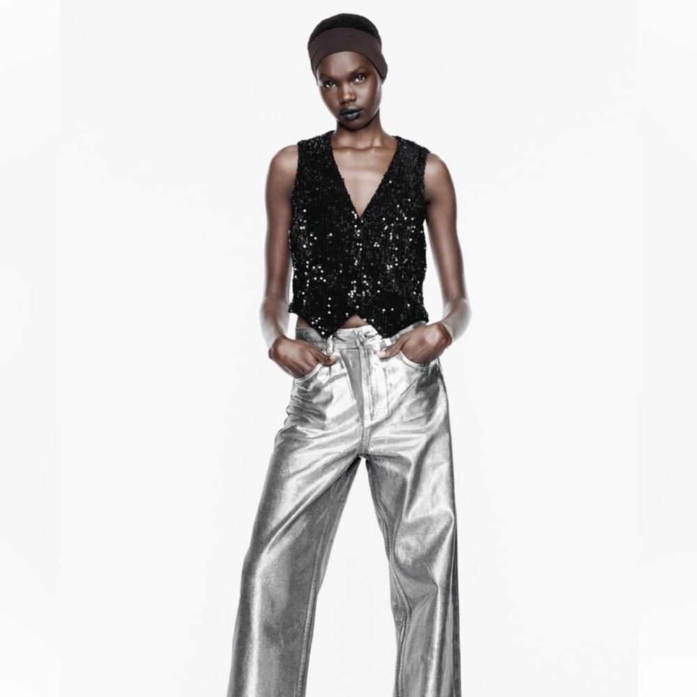 Black Sequence V-Neck Vest - Picture 5 of 6
